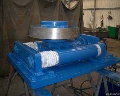 Konstrukce a výroba hydraulické axiální kladky pro rotační pec (Moldávie)